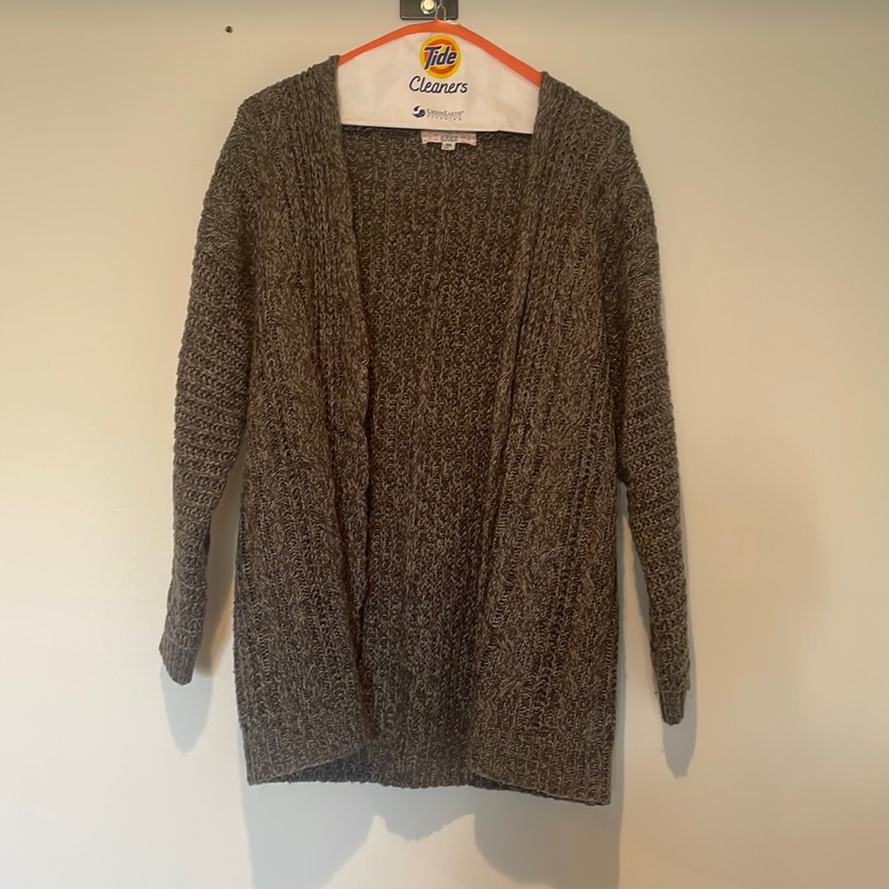 Gray knitted cardigan